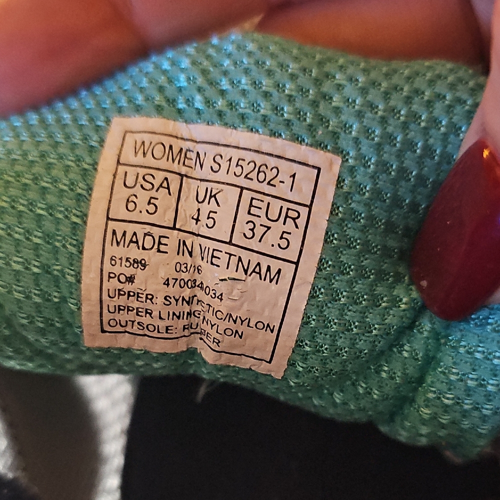 Saucony Womans Silver and Teal Sneakers - Picture 9 of 10